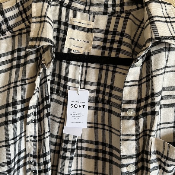 NWT American Eagle Black and White Flannel Size M Super Soft - Picture 2 of 3
